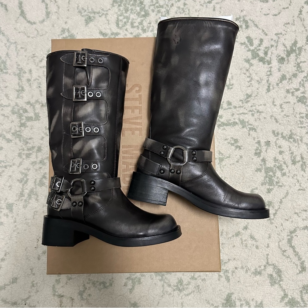 Steve Madden Rocky Distressed Boots
